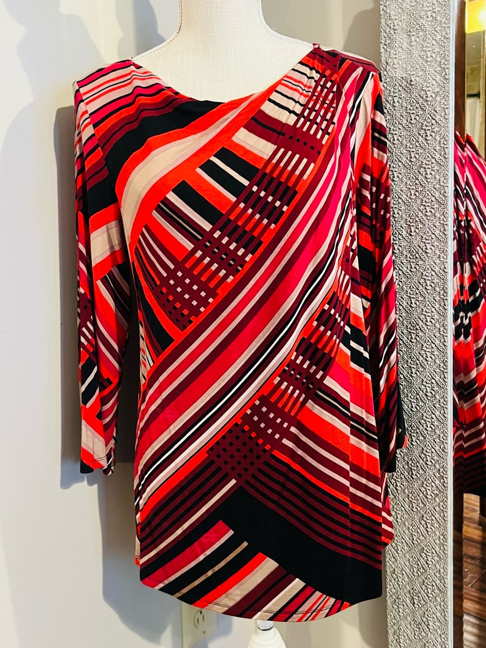 Dana Buchman Geometric Striped Retro Jersey Knit 3/4-Length Sleeves Top Red M
